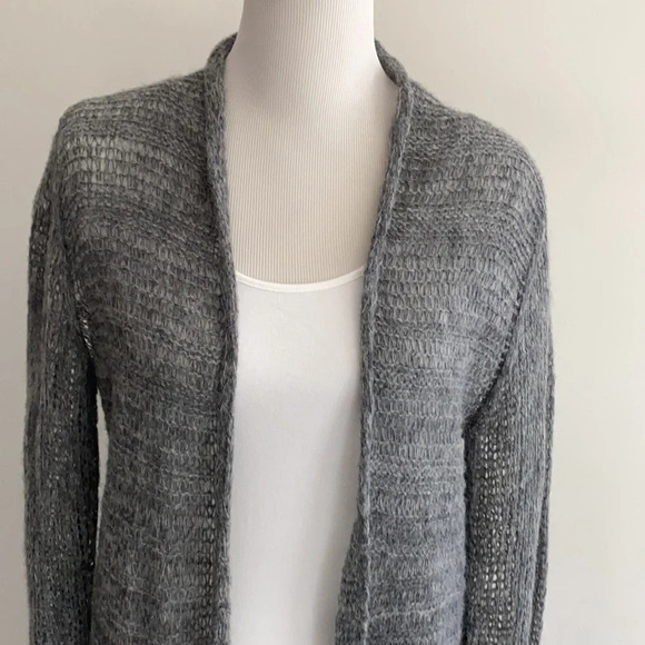 •Eileen Fisher• The softest prettiest sweater❤️❤️ - Picture 2 of 8